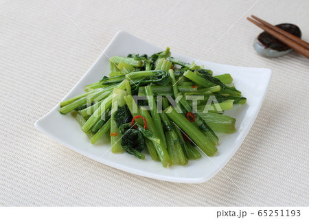 カブの葉の炒め物 カブの葉の炒め物 65251193