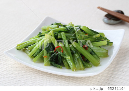 カブの葉の炒め物 カブの葉の炒め物 65251194