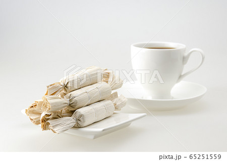 Coffee break with coffee and fruit snack Coffee break with coffee and fruit snack 65251559
