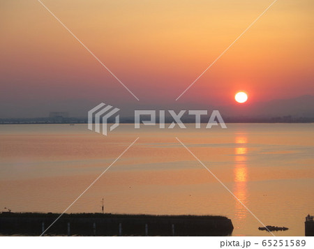 海 夕日 防波堤 海 夕日 防波堤 65251589
