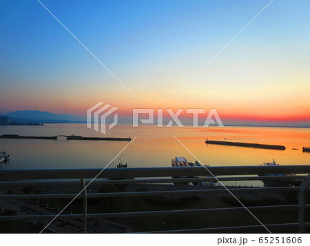 海 朝焼け 海 朝焼け 65251606