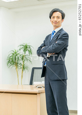 ビジネス　ビジネスイメージ　男性 65252701