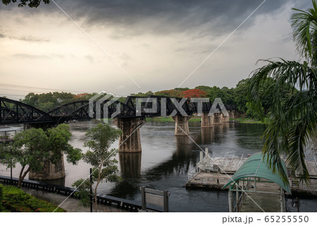 The scenery of the bridge across the Kwai River in Kanchanaburi province 65255550