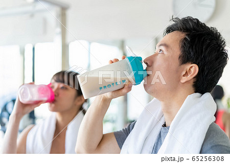 プロテイン 飲む 男女 トレーニング プロテイン 飲む 男女 トレーニング 65256308