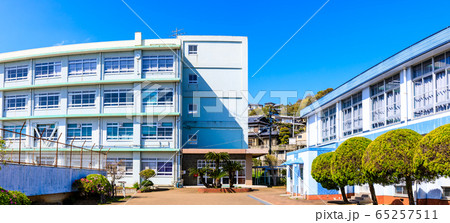 長崎市立式見中学校閉校 歴史的記録 パノラマ 【長崎市 】 長崎市立式見中学校閉校 歴史的記録 パノラマ 【長崎市 】 65257511