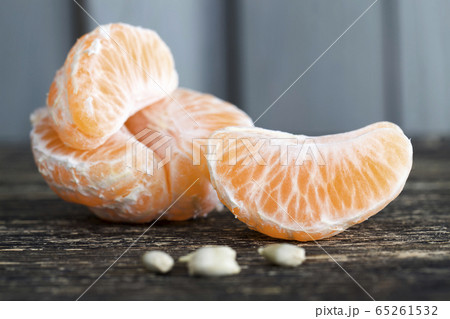 delicious tangerines or orange 65261532