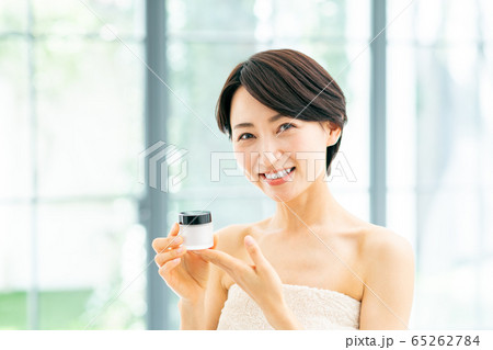 ミドルの女性 ミドルの女性 65262784