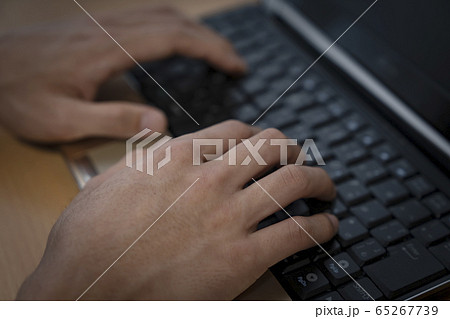 ネット中傷イメージ ネット中傷イメージ 65267739