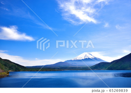 大空と富士と本栖湖 大空と富士と本栖湖 65269839