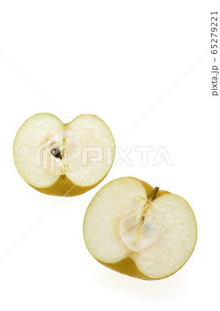 梨　彩玉　半分にカット 65279221