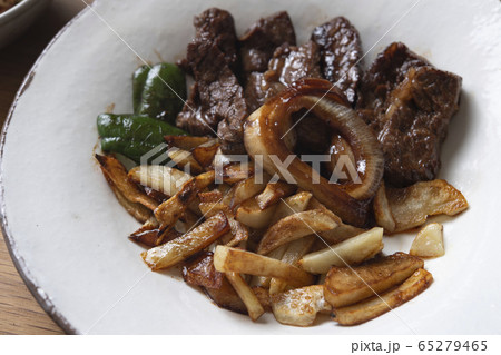 牛肉と野菜のソテー 65279465