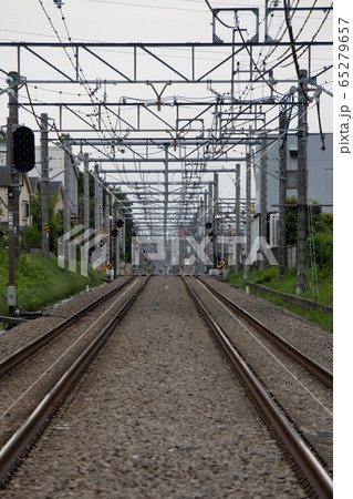 まっすぐに進む線路 65279657