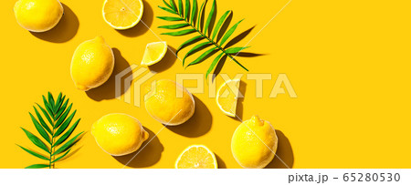 Fresh yellow lemons overhead view 65280530