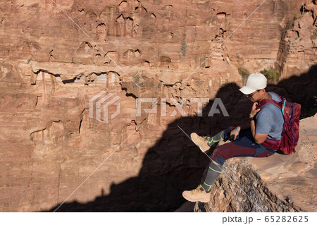 ヨルダン 旅行 休暇 65282625