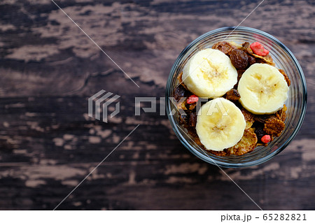 シリアルヨーグルト 65282821