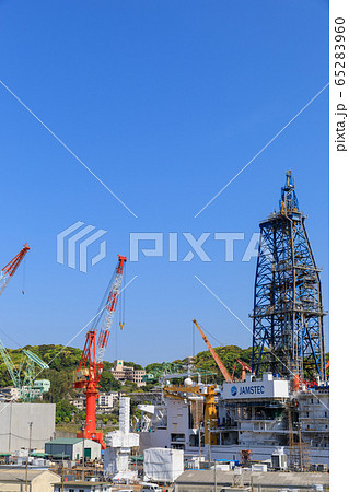 長崎佐世保_メンテナンス中の地球深部探査船ちきゅう 65283960