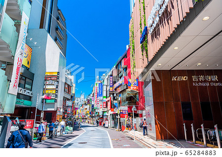 東京　吉祥寺駅　南口駅前の風景 65284883
