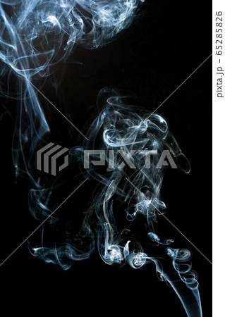 smoke cloud with black background. fog texture 65285826