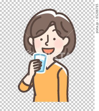 水を飲む女性 水を飲む女性 65286785