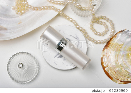Dressing table with luxury cosmetic and skincare set, Cosmetic bottle containers with marine pearl 65286969