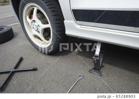 タイヤ交換 65288903