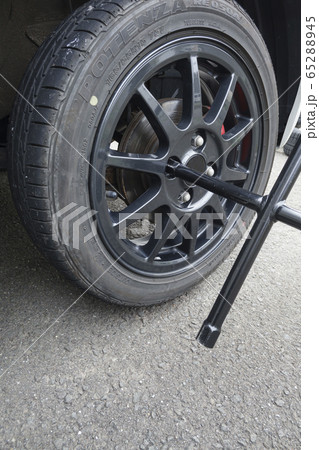 タイヤ交換 65288945