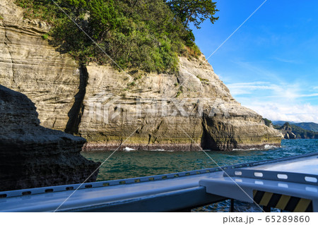 西伊豆 堂ヶ島 遊覧船で海岸線を巡る 西伊豆 堂ヶ島 遊覧船で海岸線を巡る 65289860