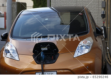 電気自動車 65290246