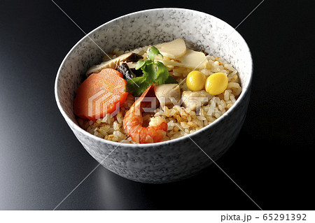 釜飯　炊き込みご飯 65291392