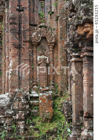 the old buildings and historical site 65293255