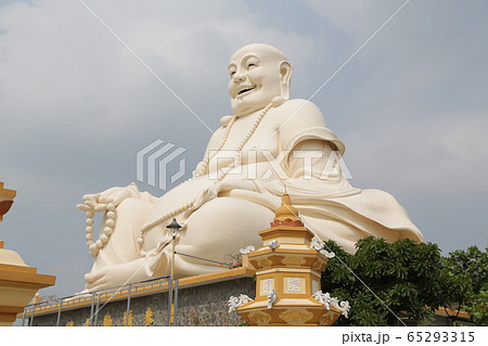 amazing tourist destination 65293315