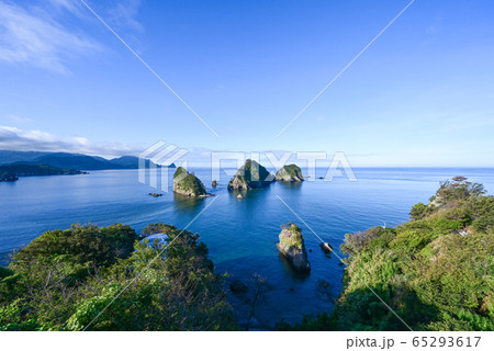 西伊豆 堂ヶ島 朝日を浴びる三四郎島 西伊豆 堂ヶ島 朝日を浴びる三四郎島 65293617
