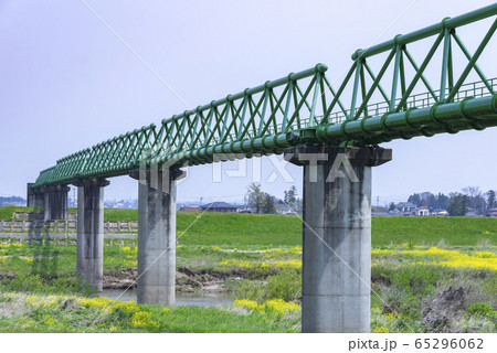 水道管 水インフラ 水道橋 配管 河川 水道管 水インフラ 水道橋 配管 河川 65296062