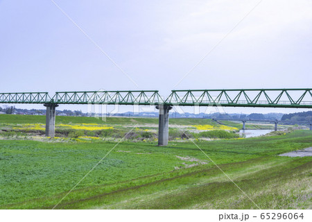 水道管 水インフラ 水道橋 配管 河川 水道管 水インフラ 水道橋 配管 河川 65296064