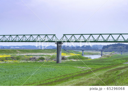 水道管 水インフラ 水道橋 配管 河川 水道管 水インフラ 水道橋 配管 河川 65296068