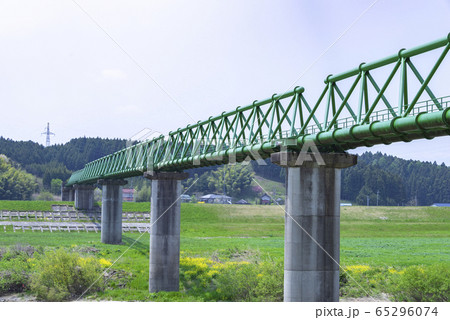 水道管 水インフラ 水道橋 配管 河川 水道管 水インフラ 水道橋 配管 河川 65296074