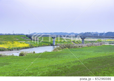 水道管 水インフラ 水道橋 配管 河川 水道管 水インフラ 水道橋 配管 河川 65296086