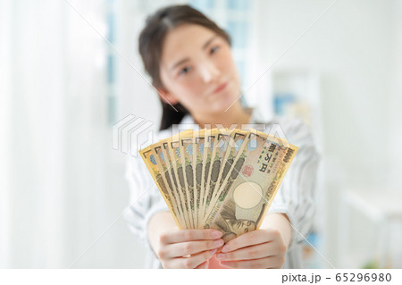 特別定額給付金　女性 65296980