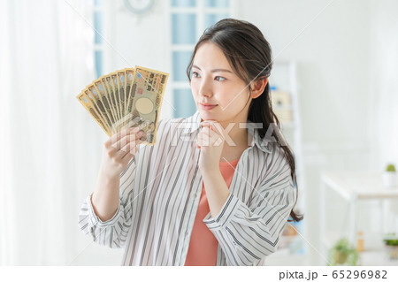 特別定額給付金　女性 65296982