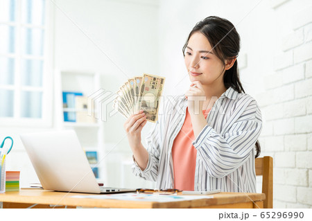 特別定額給付金　女性 65296990