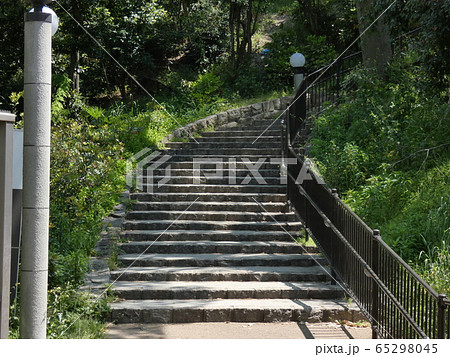 本陣跡につづく階段・茶臼山古墳 本陣跡につづく階段・茶臼山古墳 65298045