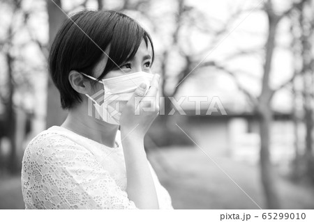 体調の悪い女性イメージ 体調の悪い女性イメージ 65299010