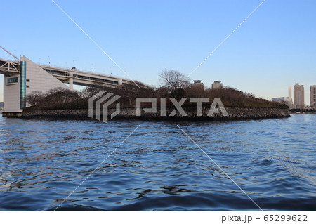 洋上から眺める第六台場 65299622