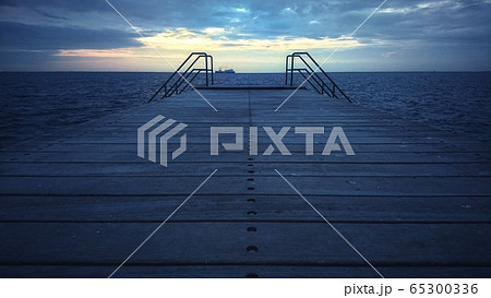 北欧‐海と桟橋 65300336