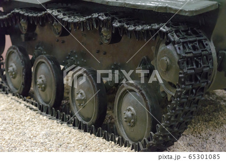 Tank's track-layer. World of tanks. Monstrous armored caterpillar. 65301085