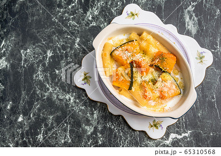 カボチャのマカロニグラタン 65310568