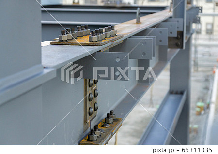 鉄骨建方高力ボルトの締付け 仮締め 1次締めの写真素材
