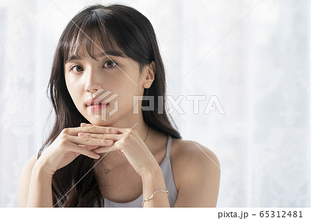 女性 女 女の子 65312481