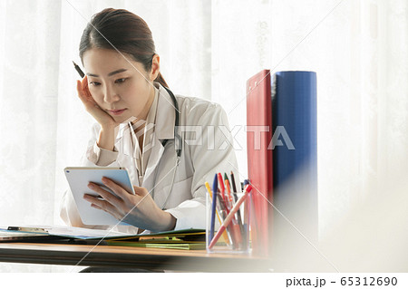 女性 女 女の子 65312690