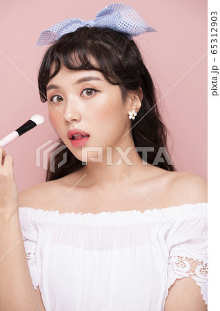 ビューティー 女性 女 65312903